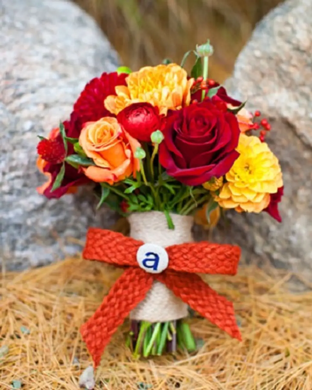 Roses & Dahlias: Lovely Fall Wedding Flowers...