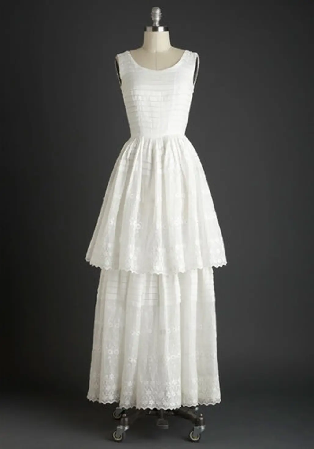 Two-Tiered Vintage Wedding Dress...