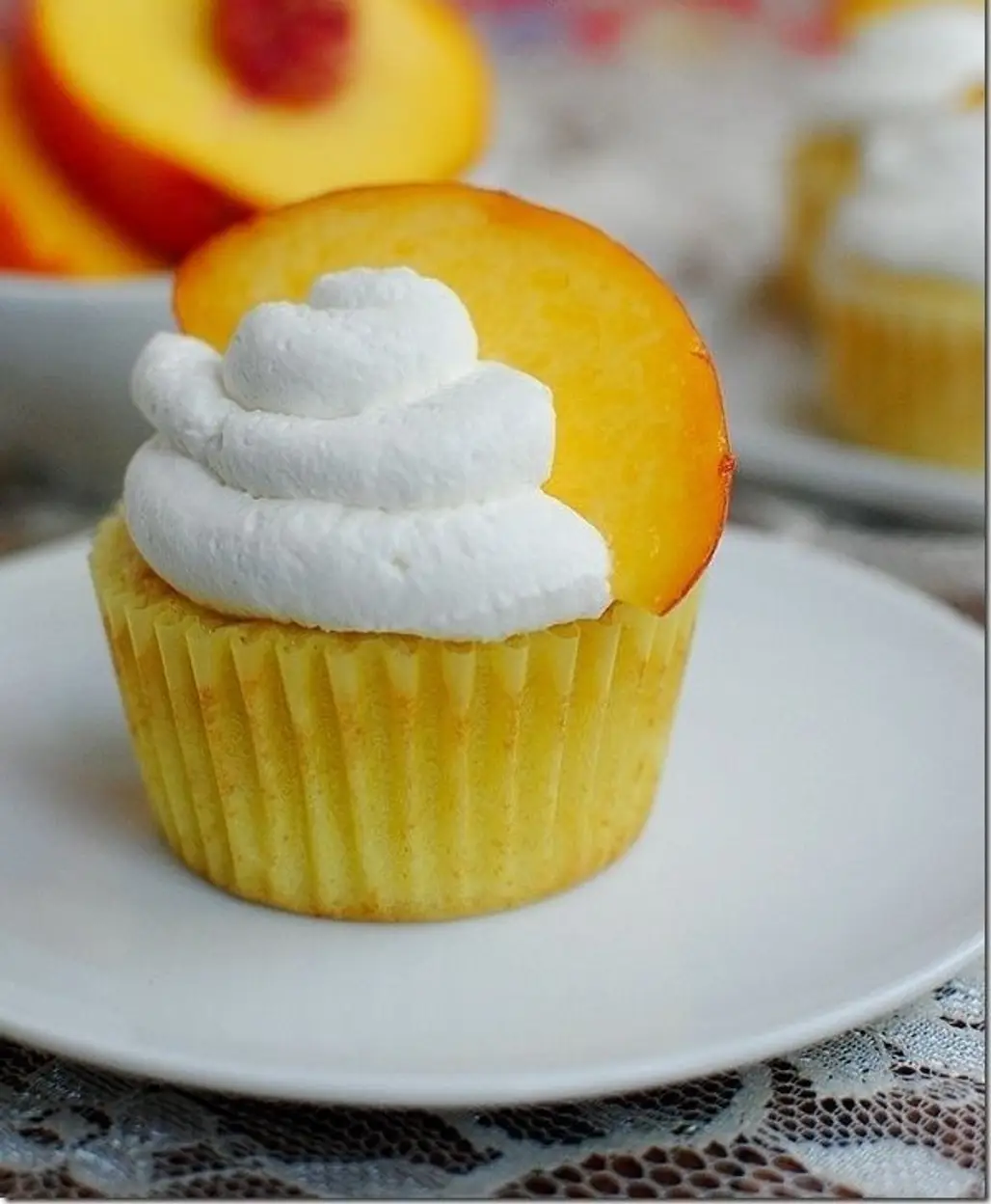 Peaches 'n' Cream Cupcakes