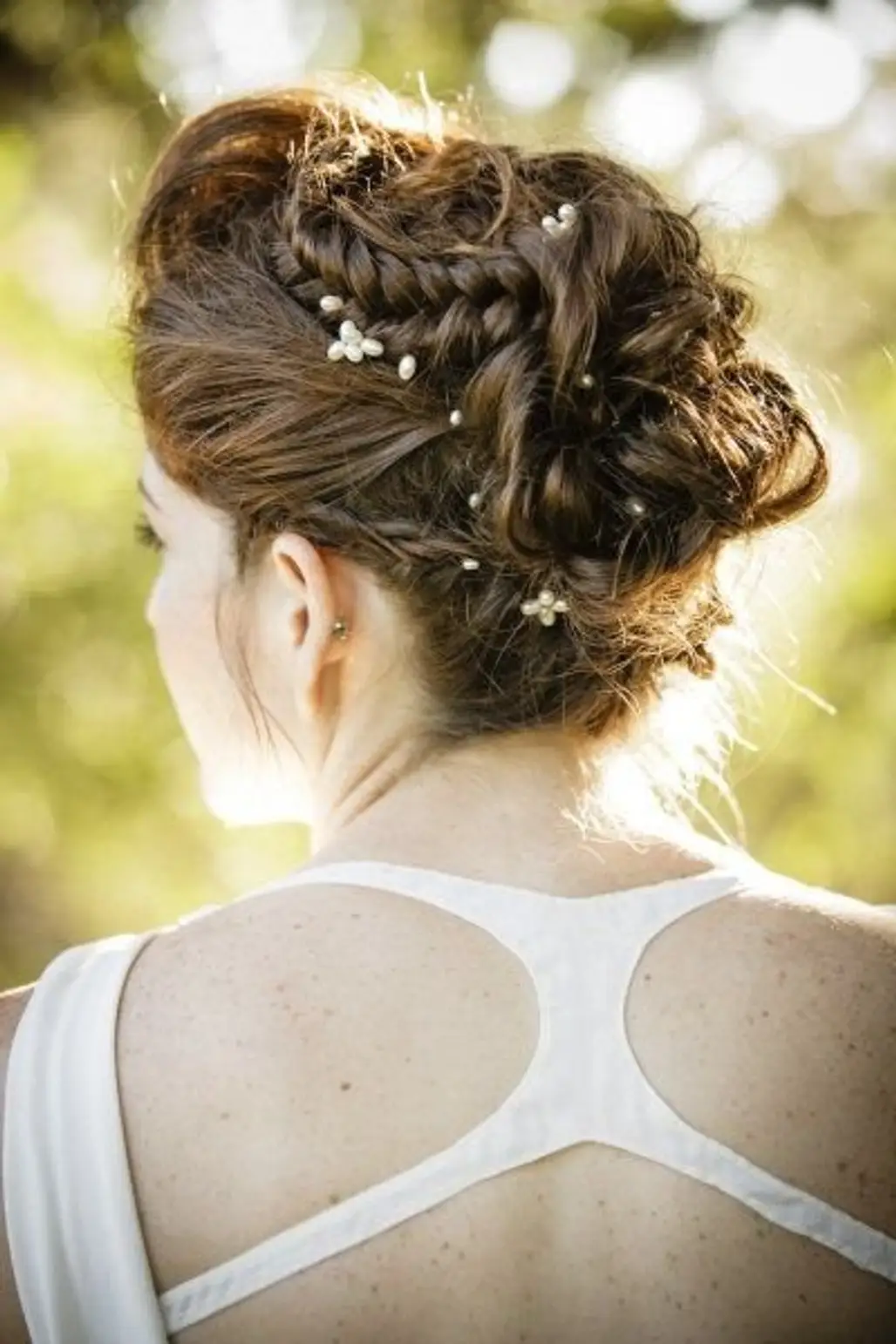 7 Low Maintenance Hairstyles for Summertime Weddings ...