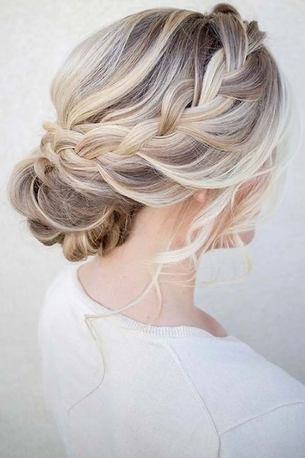 hair,hairstyle,face,bridal accessory,blond,