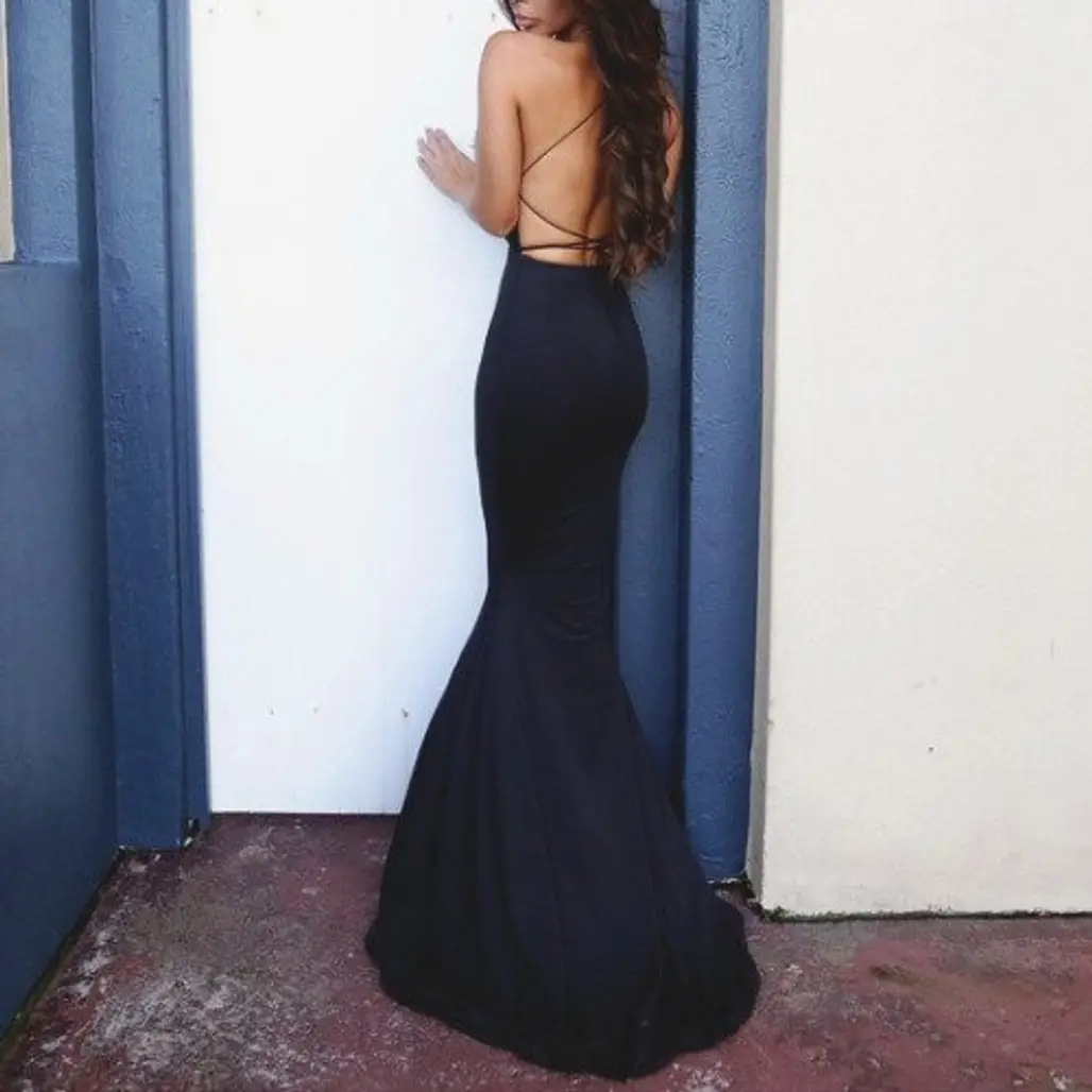 Tips For Wearing A Backless Dress