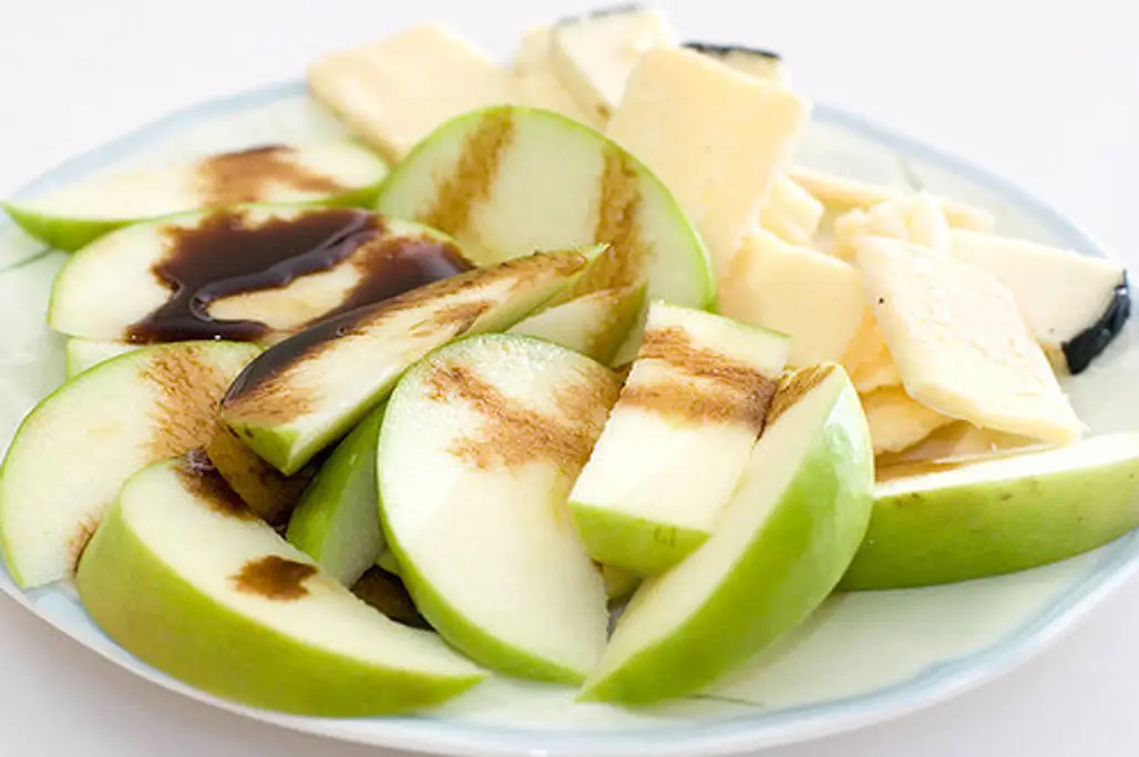 Turkey and Cheese with Apple Slices