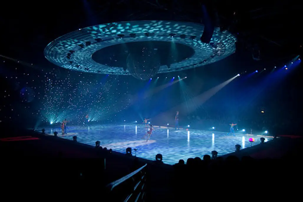 Watch a Holiday Performance on Ice!