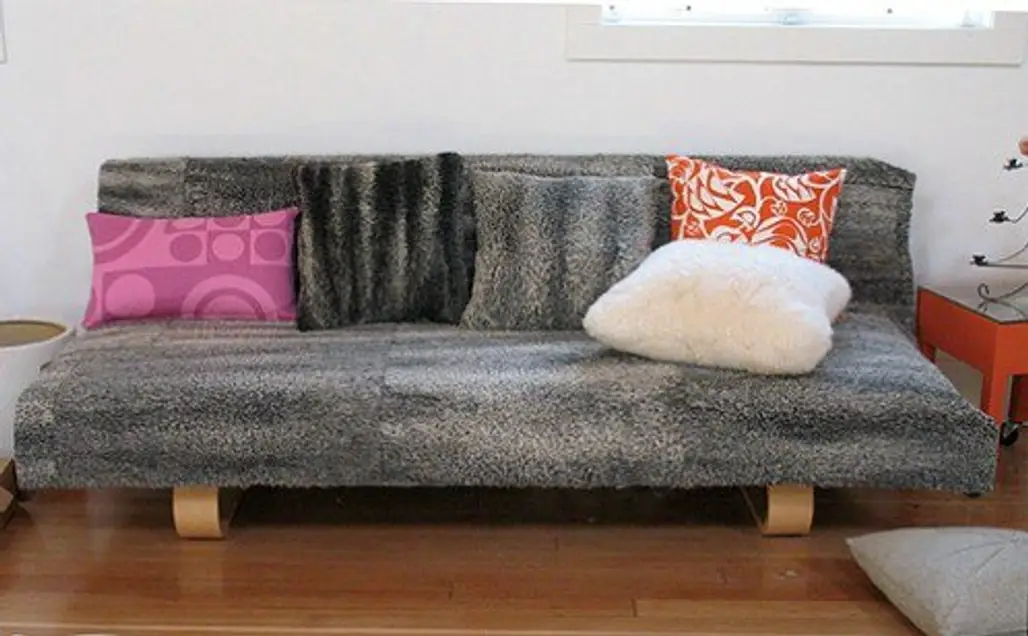 Make Your Sitting Area Inviting with Pillows and Throws