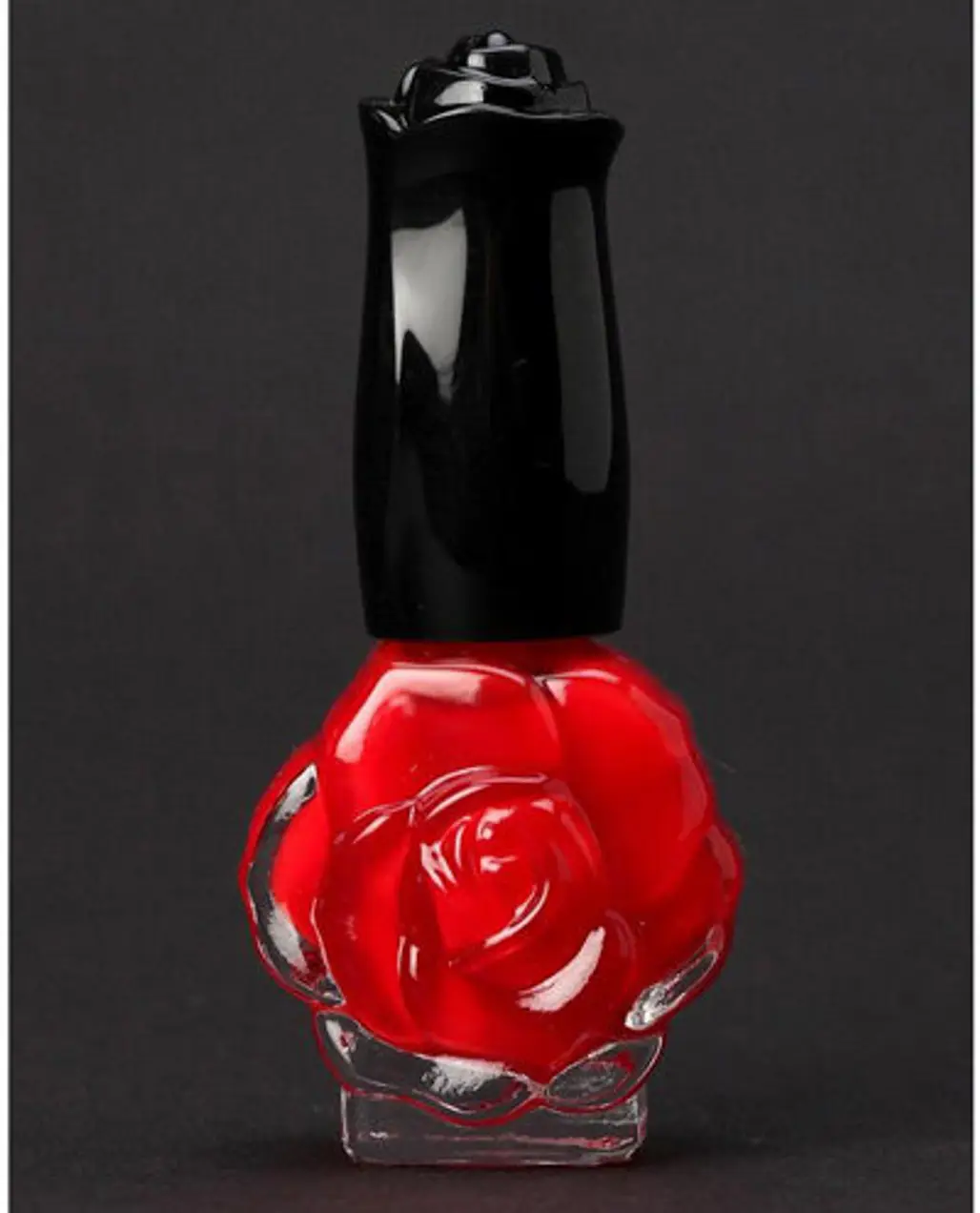 Anna Sui Enamel Nail Polish in Red