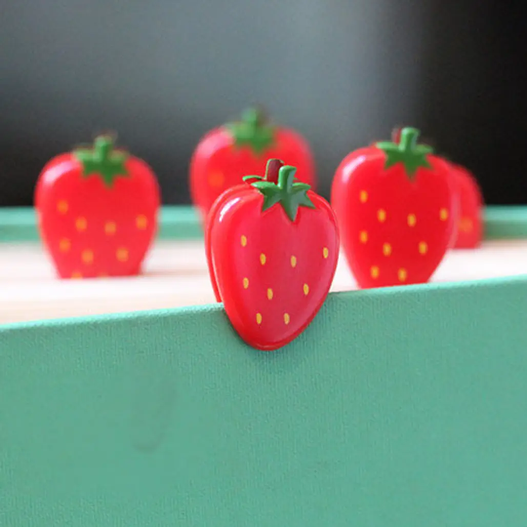 Berry Cute Strawberry Paper Clips