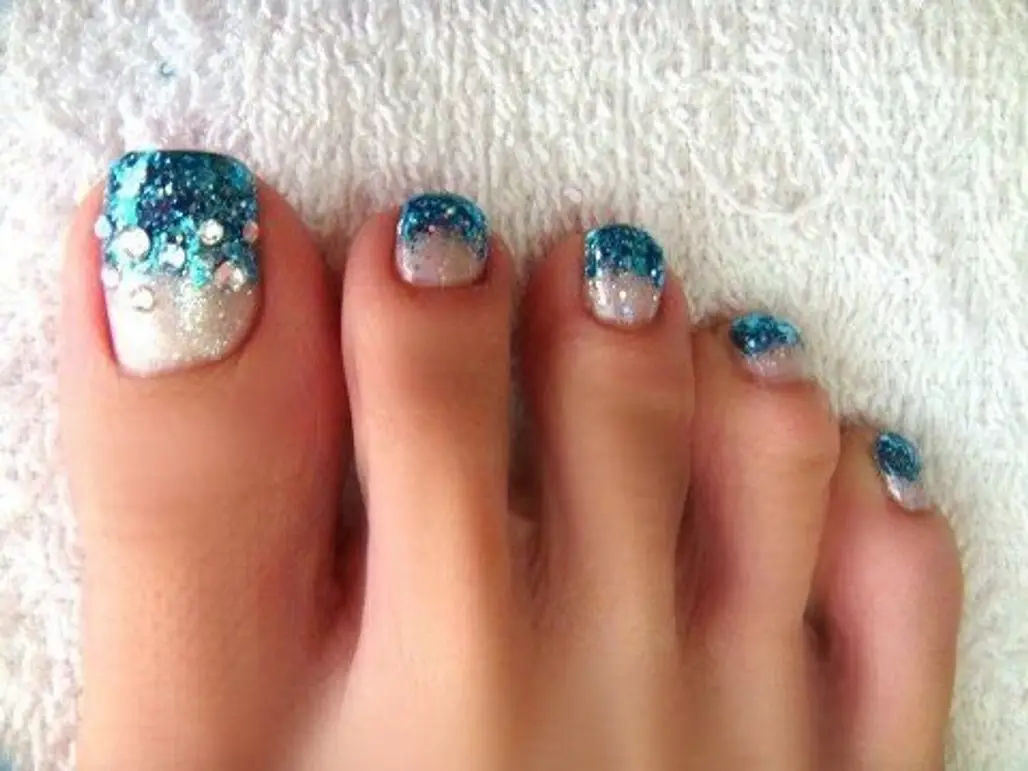 nail,finger,blue,toe,leg,