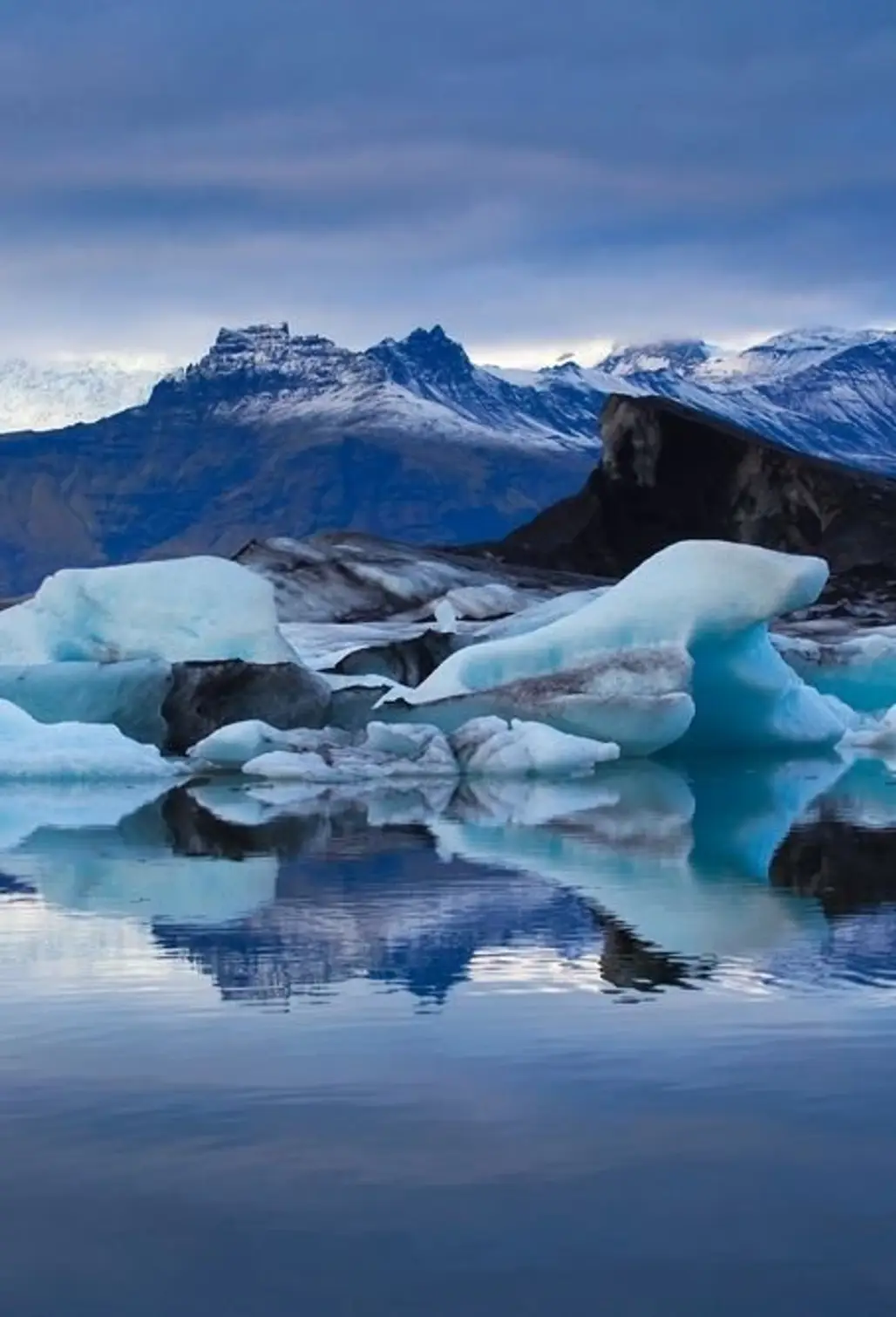 landform,ice,geographical feature,arctic,reflection,