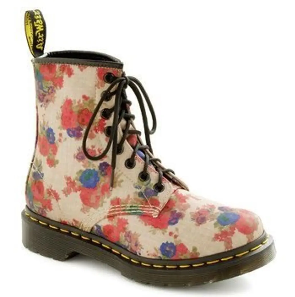 footwear,boot,shoe,pattern,snow boot,