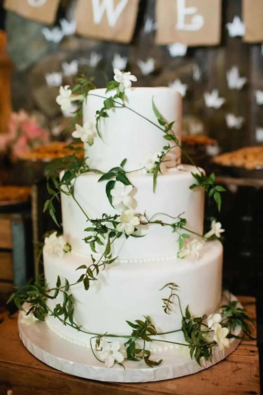 wedding cake,buttercream,icing,floristry,cake,