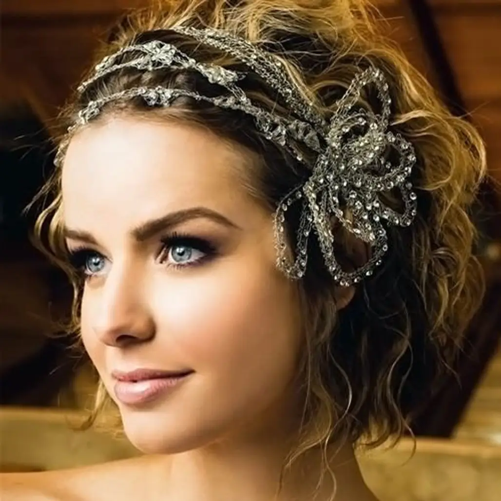 5 Best Hairstyles Using Hair Accessories For Short Hair – Summer Crystal
