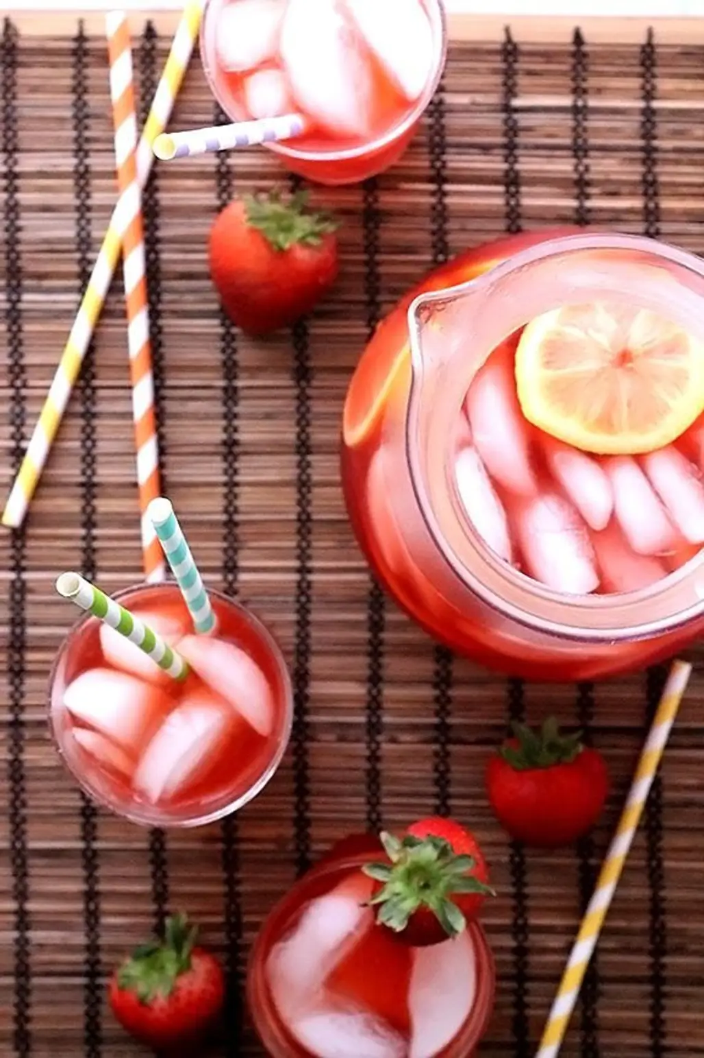 Easy Strawberry Lemonade Iced Tea