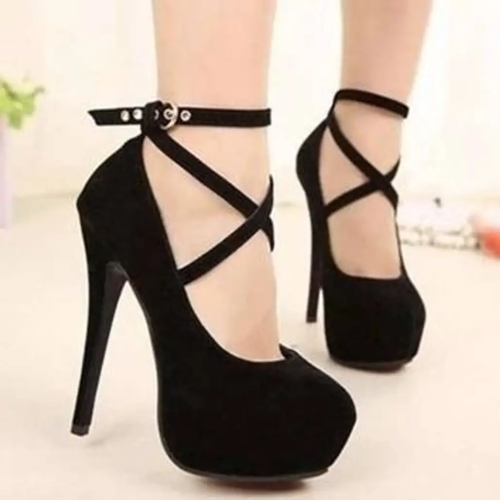 footwear,high heeled footwear,leg,leather,shoe,