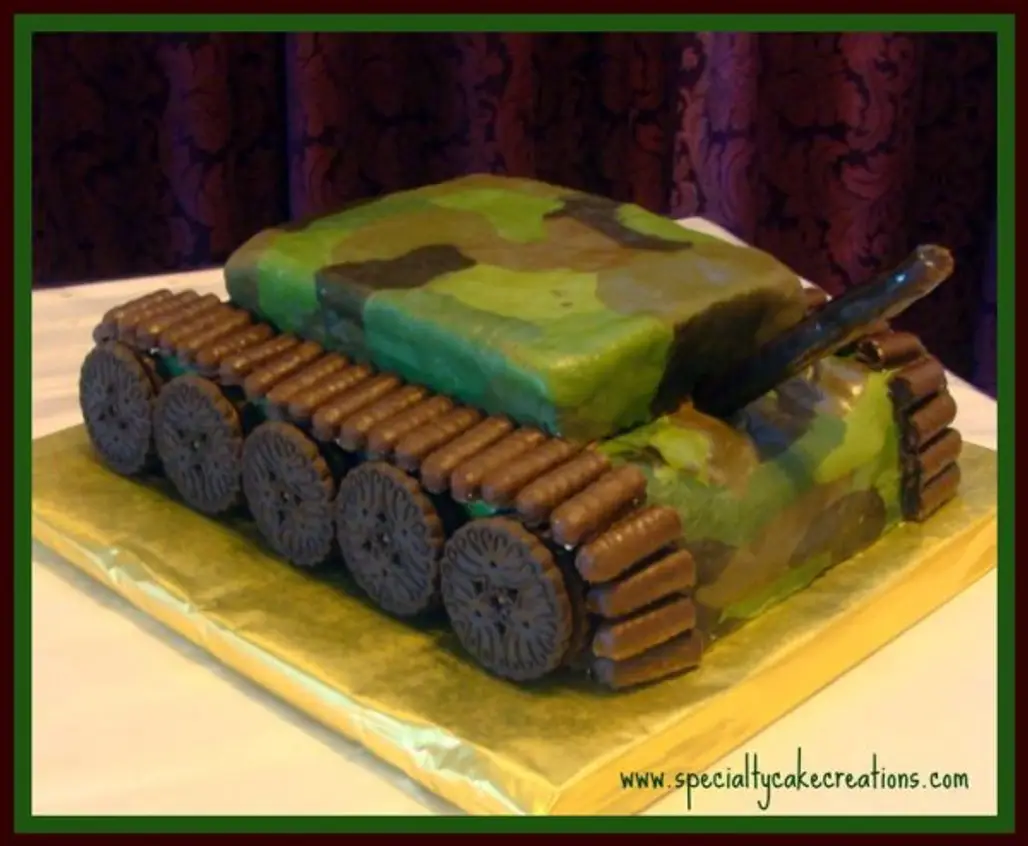 Army Tank Cake for a Little Boy