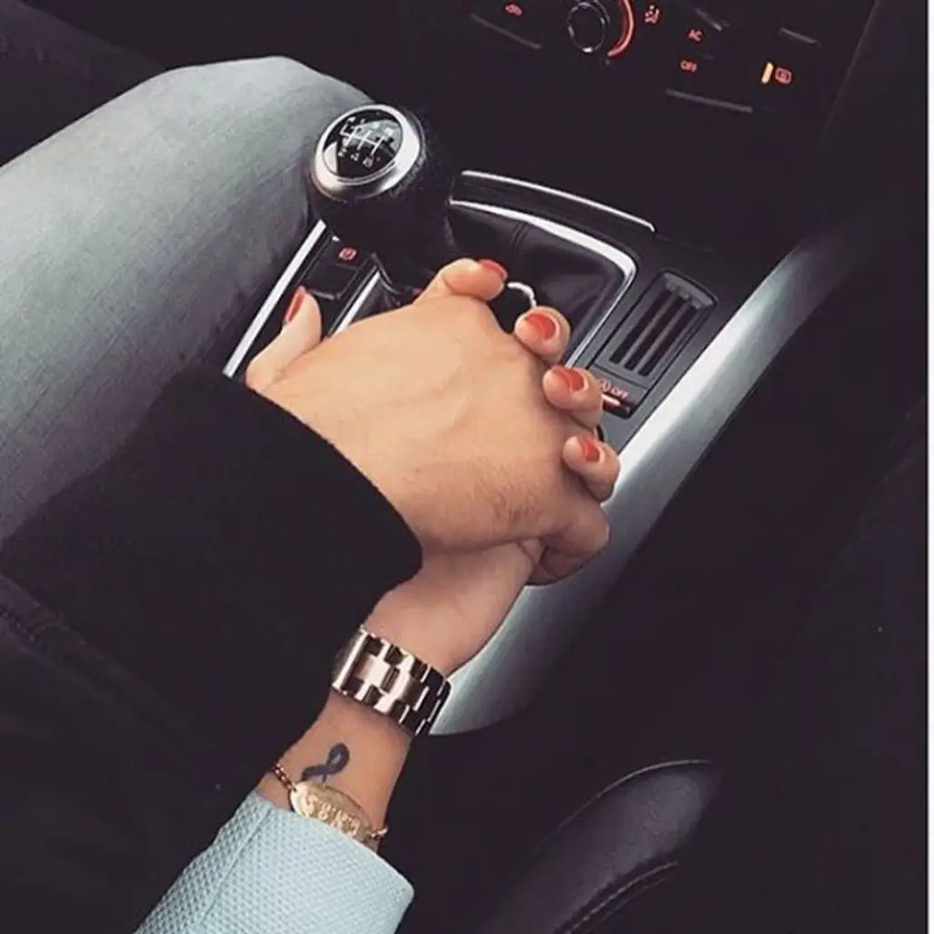 finger, arm, hand, steering wheel, leg,