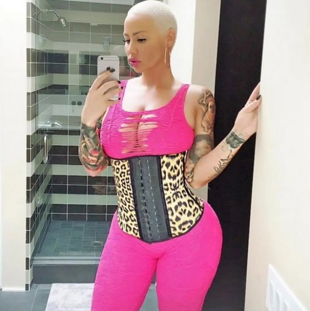 7 Hot Celebrities with Killer Bods Who Wear Waist Trainers