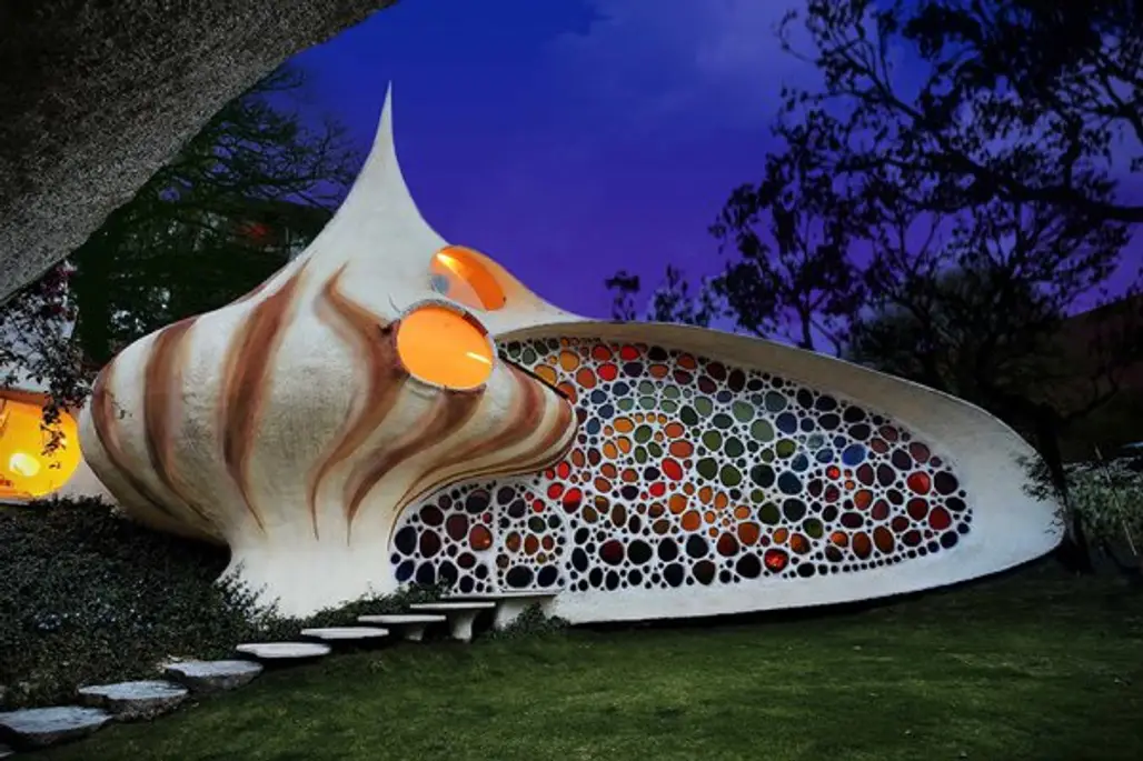 A Uniquely Stunning Seashell House in Mexico
