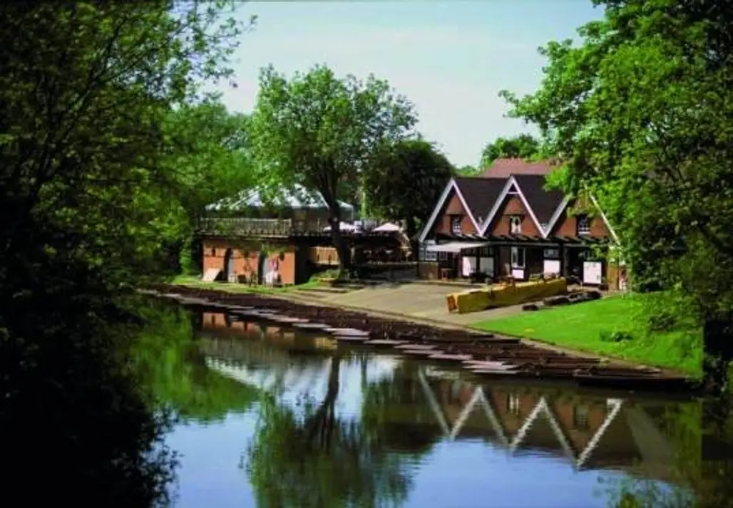 Dine at the Cherwell Boathouse