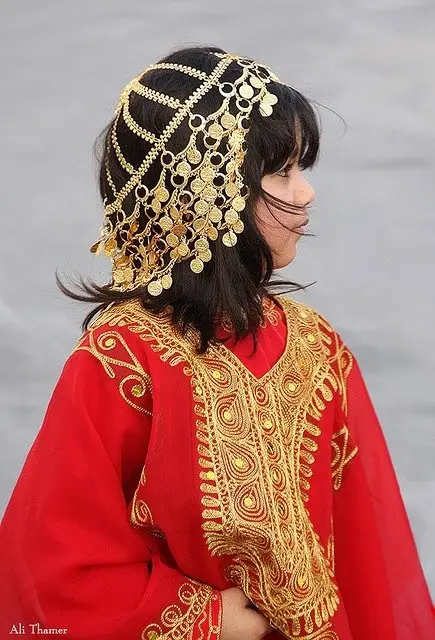 Darmen & Santi  Costumes around the world, Traditional outfits