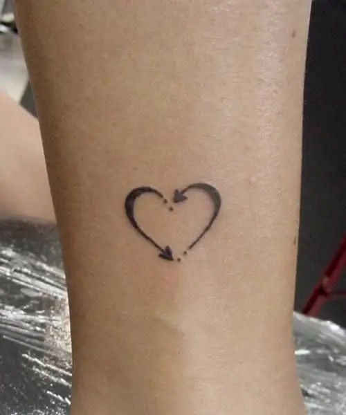 tattoo,arm,skin,organ,leg,
