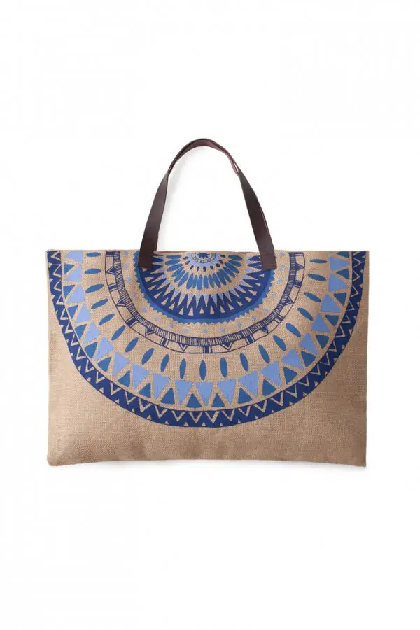handbag, bag, tote bag, shoulder bag, fashion accessory,