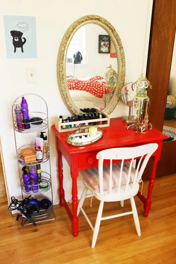 19 Useful and Pretty Ways to Organize Your Vanity