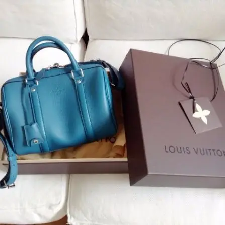 handbag, bag, fashion accessory, brand, leather,