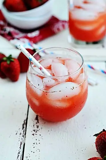 Strawberry Wine Spritzer