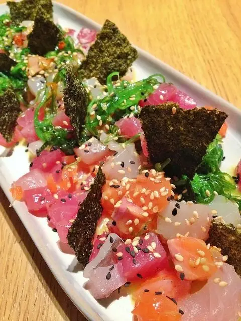 Sashimi Seaweed Salad