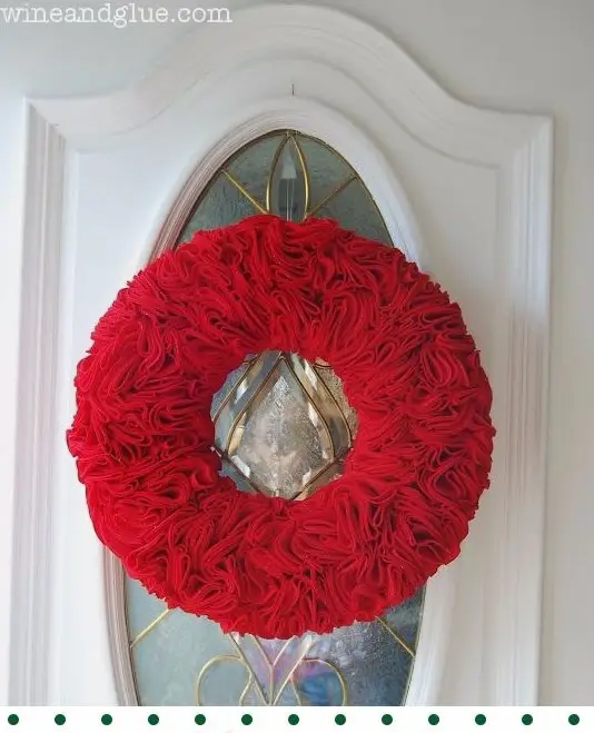 wreath,red,clothing,christmas decoration,flower,