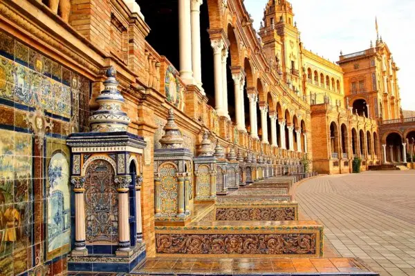 Plaza de España, historic site, building, palace, facade,