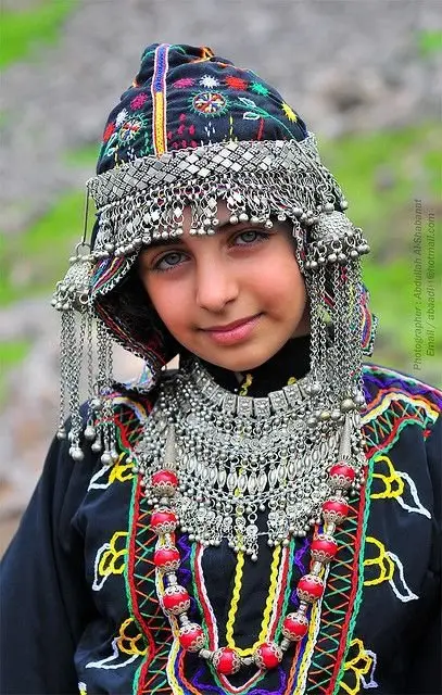 Darmen & Santi  Costumes around the world, Traditional outfits
