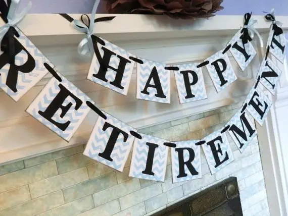 A Thrifter in Disguise: DIY Crepe Paper Party Banner