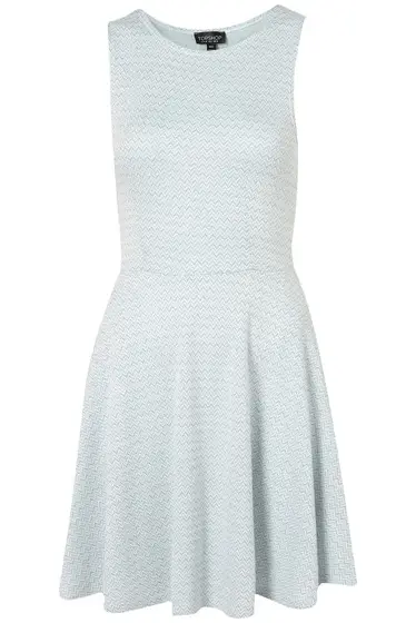 9 Trendy Pale Dresses to Own ...