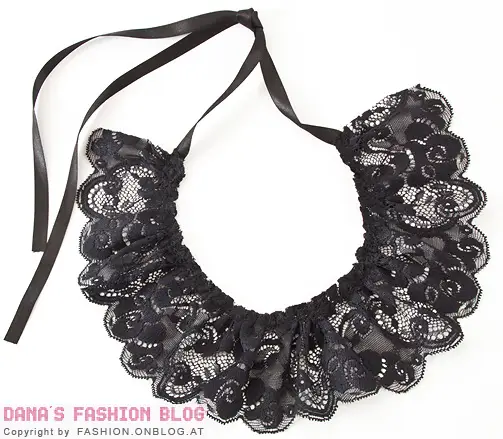 Removable Lace Collar