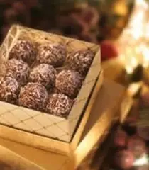 Hazlenut Chocolate Snowballs