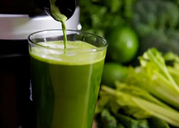 De-bloat Naturally Green Juice