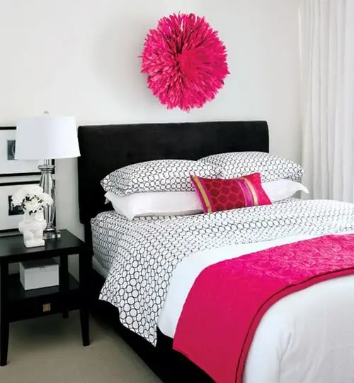 Pops of Pink Work Well in a Small Room