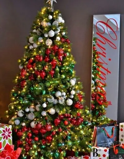 christmas tree,tree,christmas decoration,woody plant,christmas,