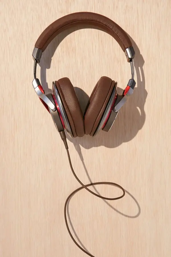 Audio-Technica ATH-MSR7 over-Ear High-Resolution Audio Headphones