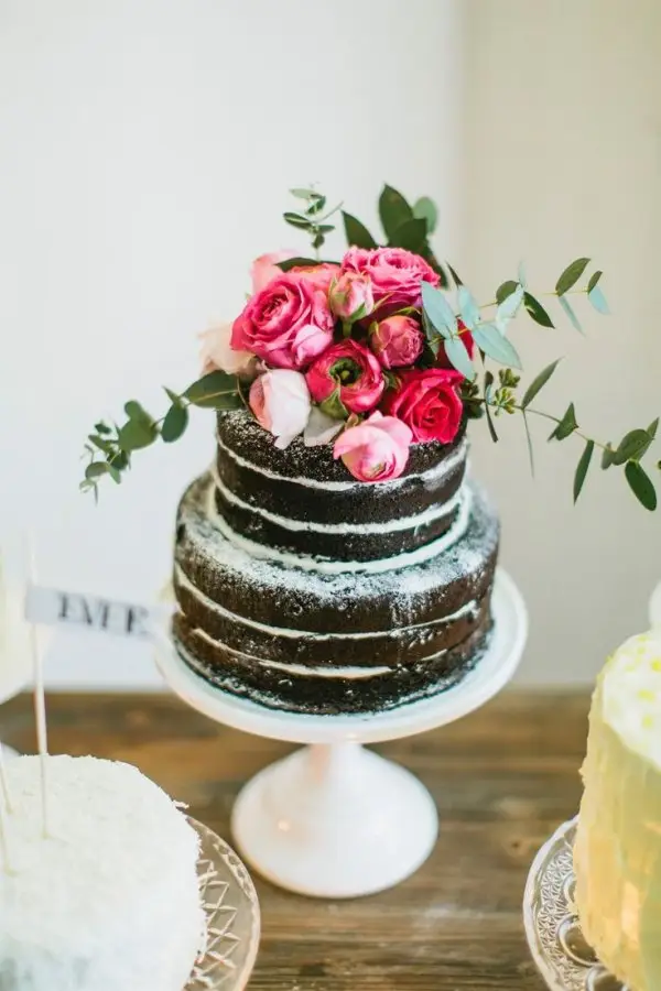 wedding cake,cake,food,buttercream,cake decorating,