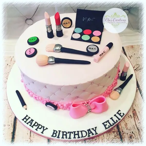 Makeup theme cake 🎂 Flavour - Black forest #blackforestcake #birthdaycake  #cakesofinstagram #instagramcakes #igcakes #makeupthemecake💄… | Instagram