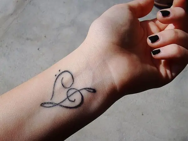 tattoo,finger,leg,arm,skin,