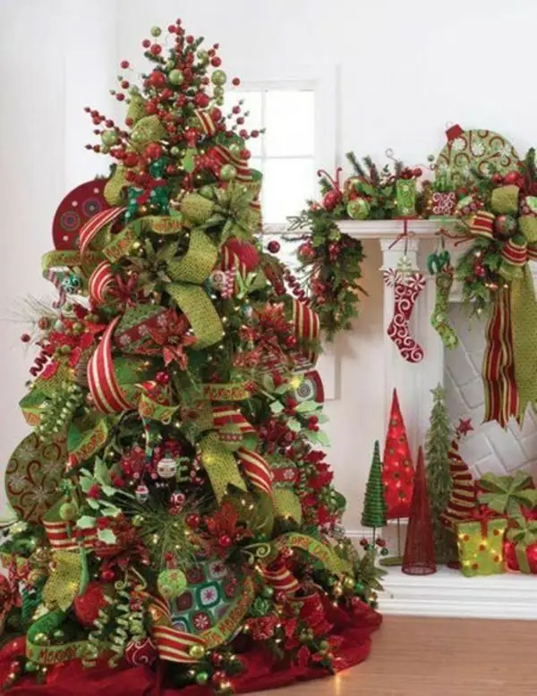 christmas tree,tree,flower arranging,christmas decoration,floristry,