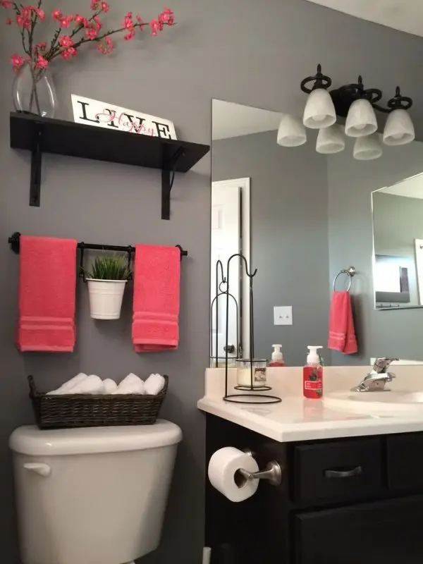 IT'S EASY to ADD PINK to the BATHROOM with SOME TOWELS