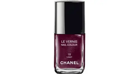 Chanel Le Vernis Nail Colour in Vamp