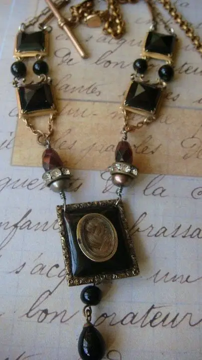 Mourning Necklaces