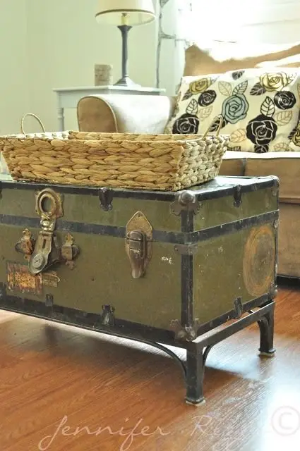Steamer Trunk Coffee Table: Repurposing Old Stuff