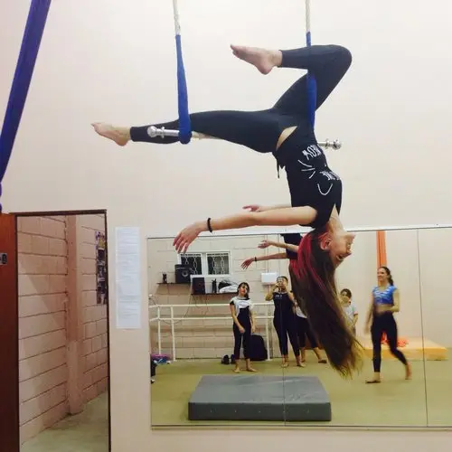 acrobatics,sports,floor gymnastics,gymnastics,art,